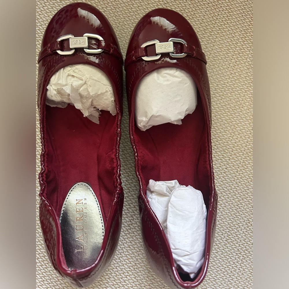 RALPH LAUREN Ballet Flat shoes color.  burgundy size 9B